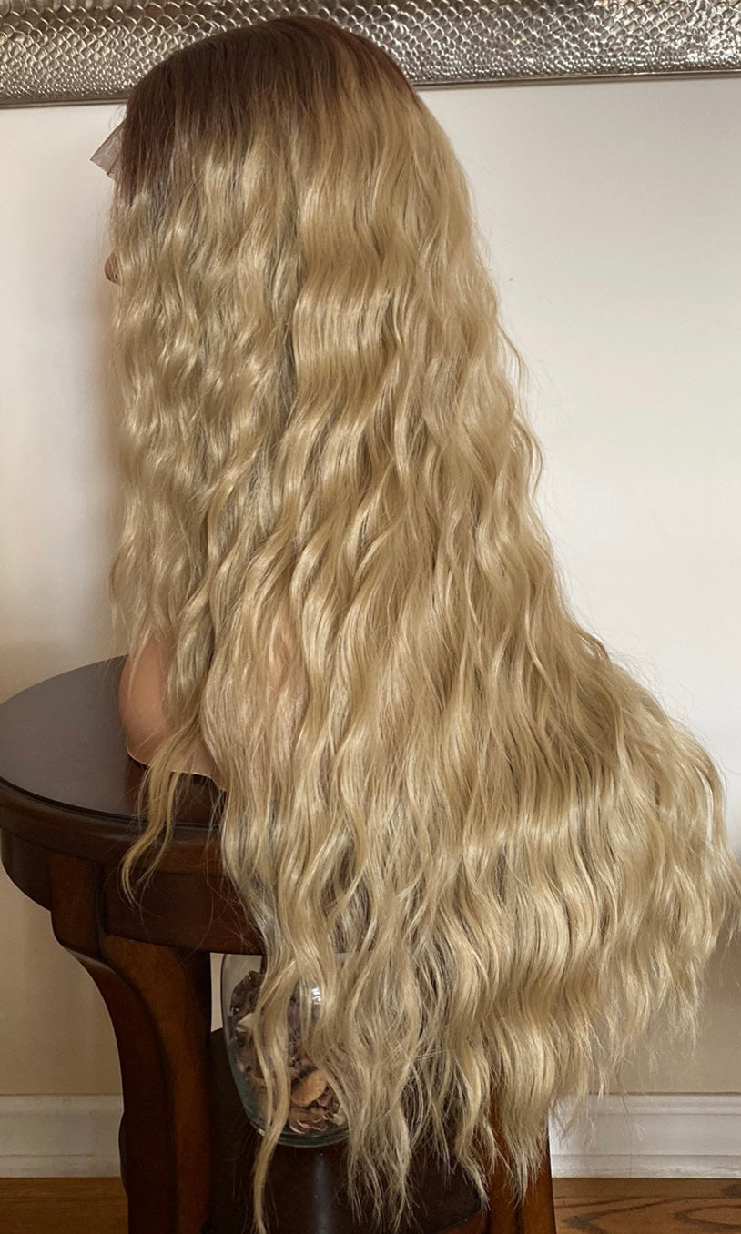 HONEY BLONDE LACEFRONT WIG WITH DARK ROOTS